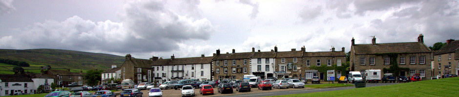 Reeth village green, © Dave Webster 2008